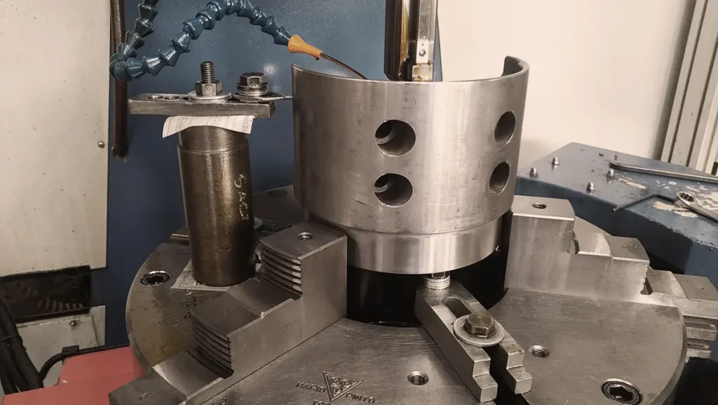 particolare lavorazione meccanica Officina meccanica FV Castenaso Bologna